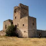 Dobbiamo procedere ancora a piedi per qualche centinaio di metri per arrivare finalmente davanti all�ultima tappa del tour. � masseria La Monaca: una struttura del XIII secolo che prende il nome dalla vicina omonima lama